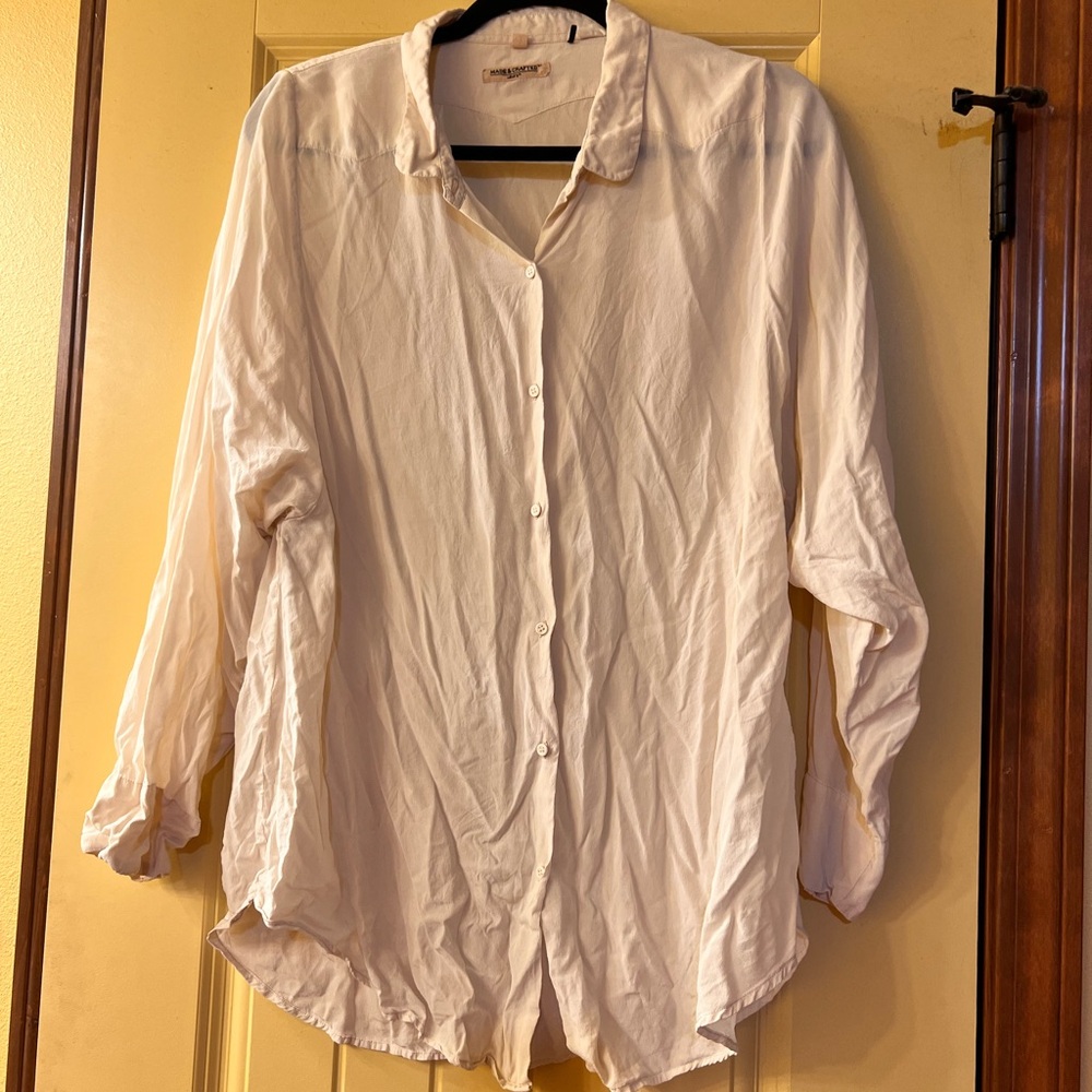 Levi's Women’s Cream Button-down shirt. Made & Crafted Shirt